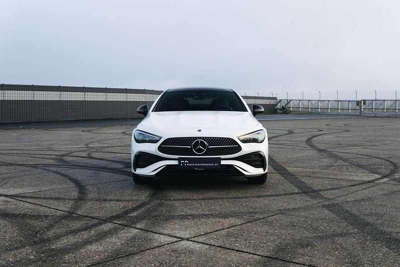 Gebraucht Mercedes CLE300 313 PS (230 kW) 2024 Weiß Coupé