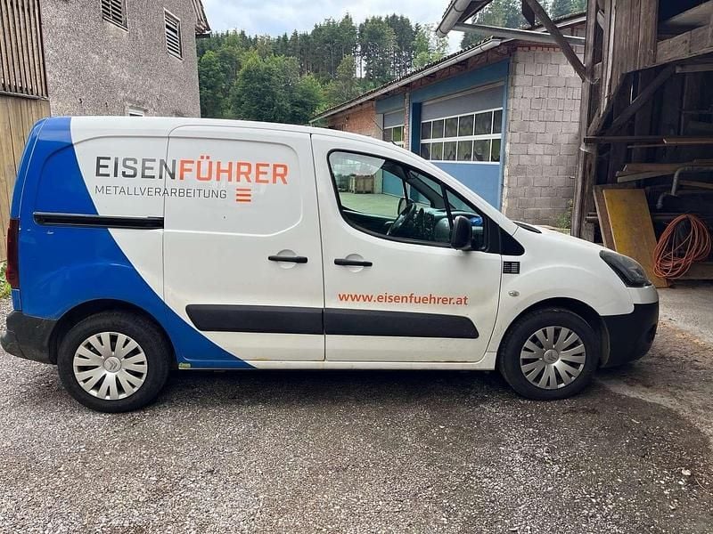Weiß Gebraucht 2012 Citroën Berlingo Van / Kleinbus | € 6.000 (Fairer Preis) - Bild 1/4