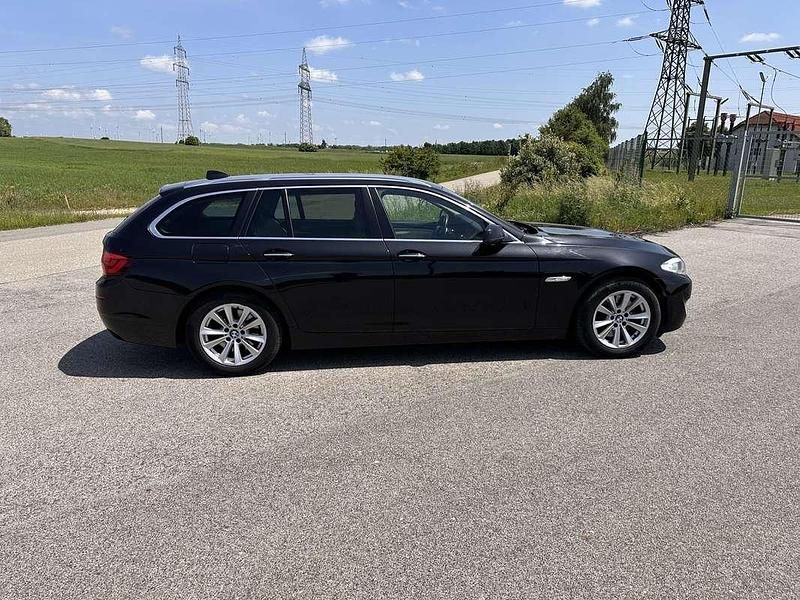 Gebraucht BMW 525 Sport Line 218 PS (160 kW) 2012 Kombi