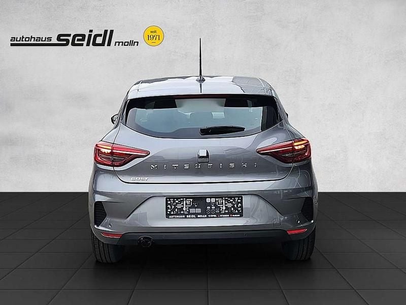 Neu Mitsubishi Colt Invite 91 PS (66 kW) 2025 Grau Limousine