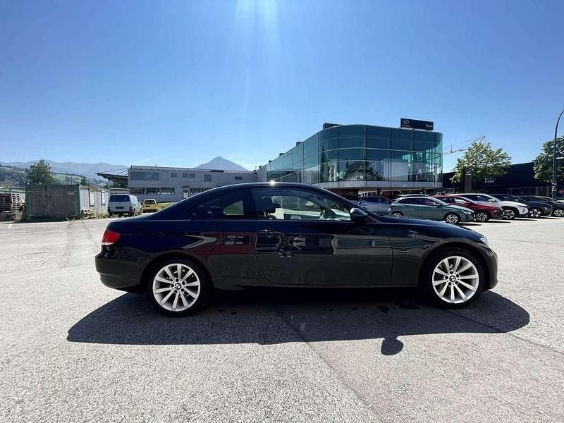 Gebraucht BMW 320 170 PS (125 kW) 2009 Schwarz Coupé