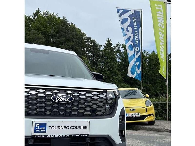 Neu Ford Tourneo Titanium 100 kW (136 PS) 2025 Weiß Kombi