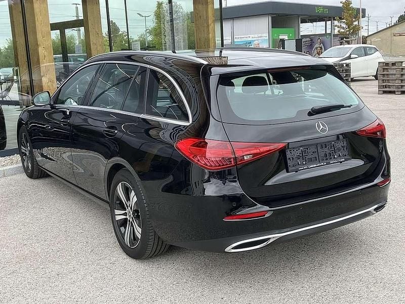 Gebraucht Mercedes C200 Avantgarde 163 PS (119 kW) 2023 Schwarz Kombi