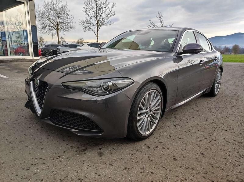 Gebraucht Alfa Romeo Giulia Super 179 PS (131 kW) 2016 Grau Limousine