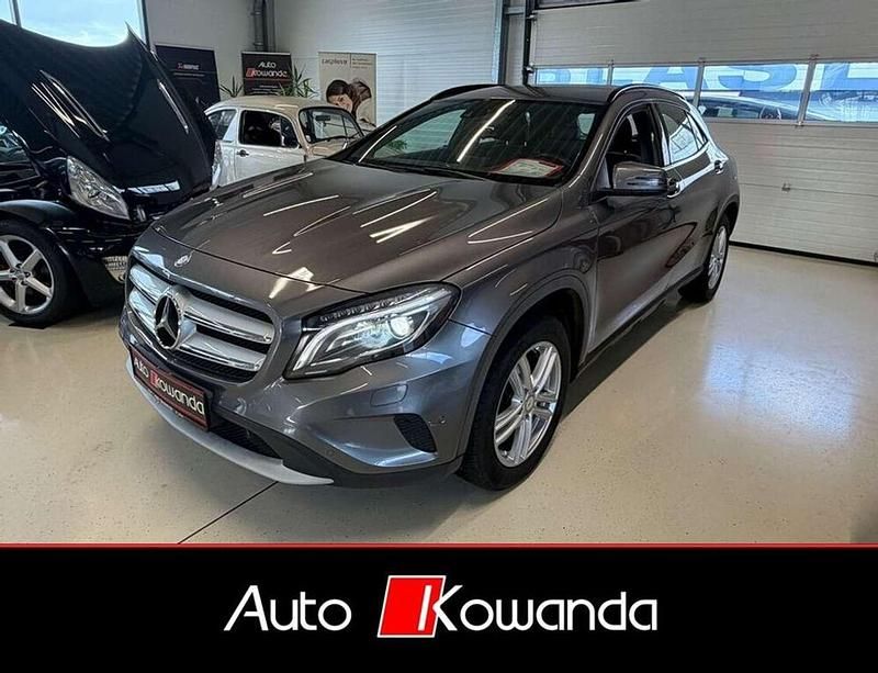 Gebraucht Mercedes GLA200 136 PS (100 kW) 2015 Grau SUV