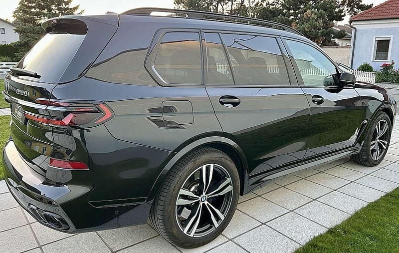 Gebraucht BMW X7 M Sport 530 PS (389 kW) 2023 Schwarz SUV