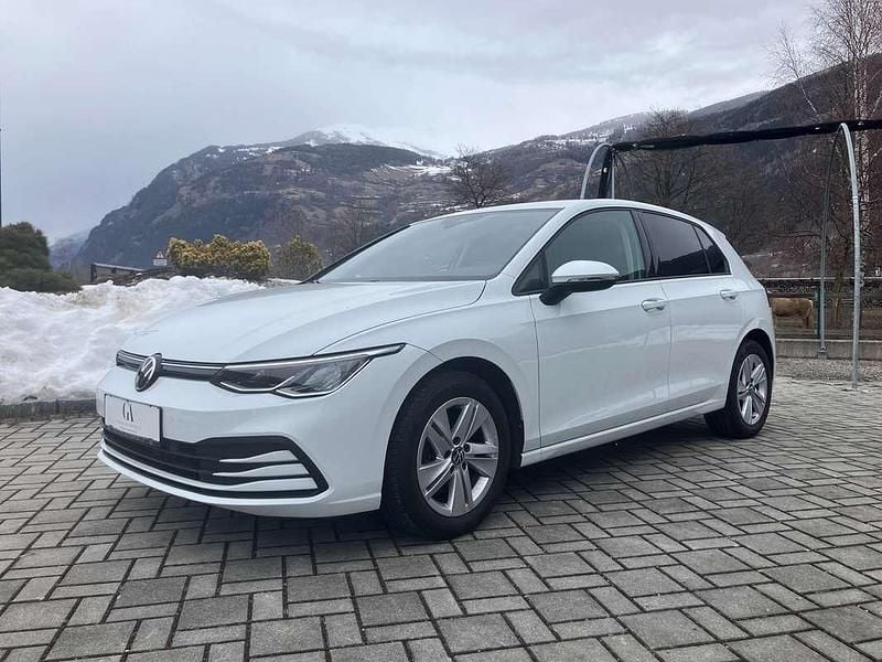 Gebraucht VW Golf VIII 90 PS (66 kW) 2020 Weiß Limousine