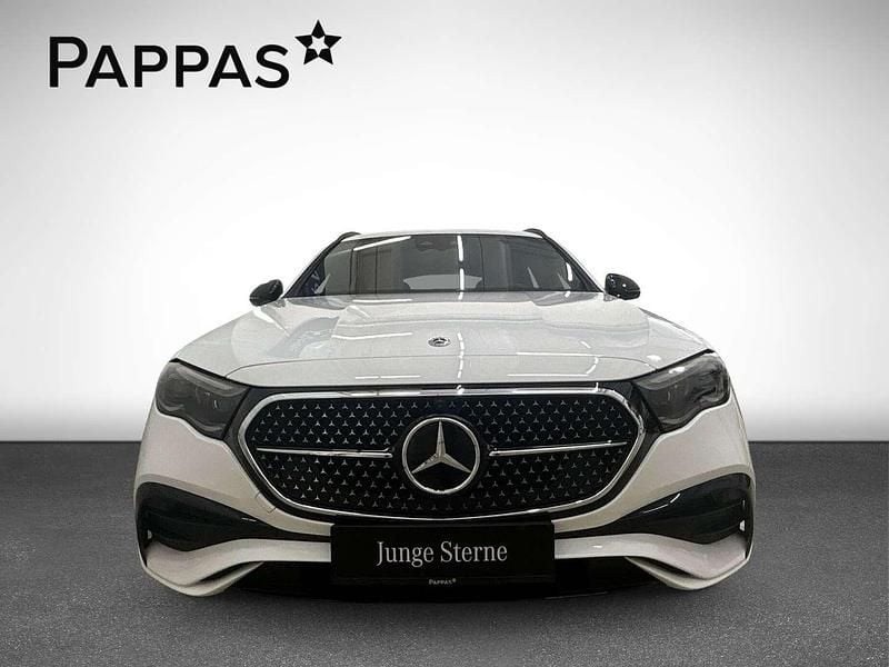 Gebraucht Mercedes E300 197 PS (144 kW) 2025 Weiß Kombi