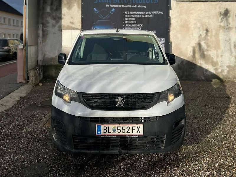 Gebraucht Peugeot Partner Premium 102 PS (75 kW) 2023 Van / Kleinbus
