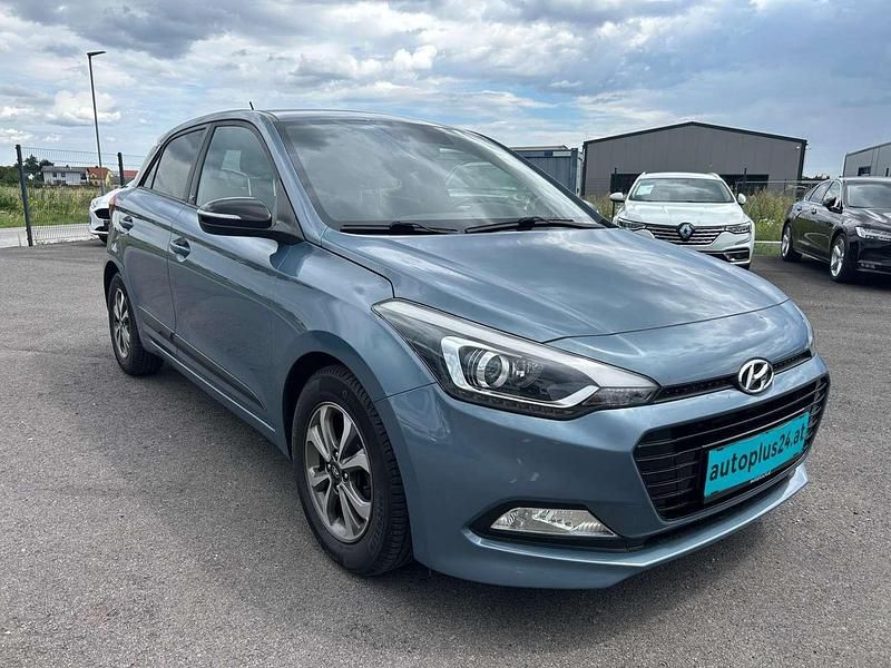 Gebraucht Hyundai i20 GO! 83 PS (61 kW) 2018 Blau Limousine