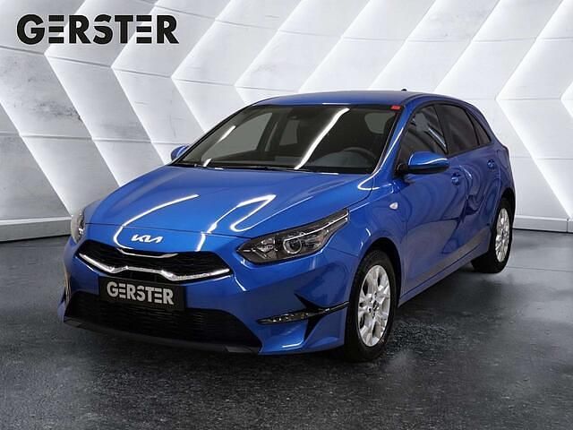 Blue flame met. Gebraucht 2024 Kia Ceed Kleinwagen | € 17.990 (Fairer Preis) - Bild 1/4