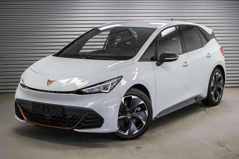 Weiß Neu 2025 Cupra Born e-Boost Kleinwagen | € 35.928 (Guter Preis) - Bild 1/4