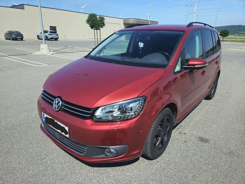 Rot Gebraucht 2015 VW Touran Van / Kleinbus | € 9.500 (Superpreis) - Bild 1/4