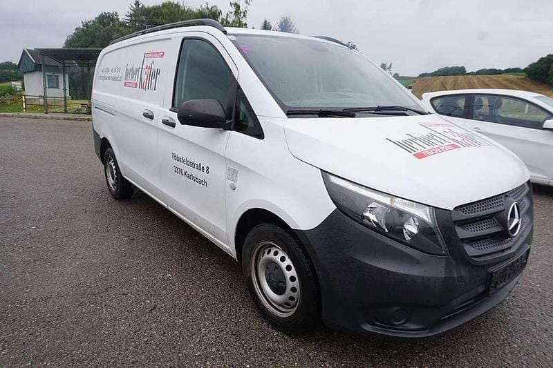 Gebraucht Mercedes Vito 102 PS (75 kW) 2019 Weiß Van