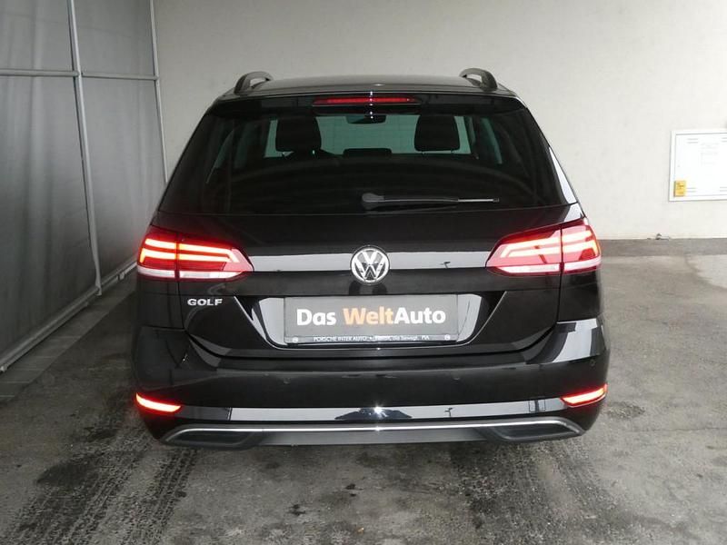 Gebraucht VW Golf VII 110 PS (80 kW) 2018 Schwarz Kombi
