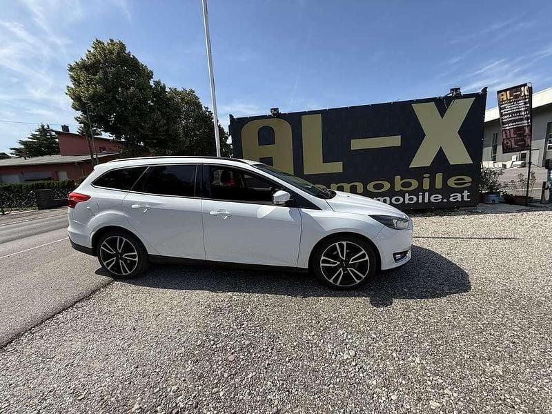 Gebraucht Ford Focus Trend 105 PS (77 kW) 2016 Weiß Kombi