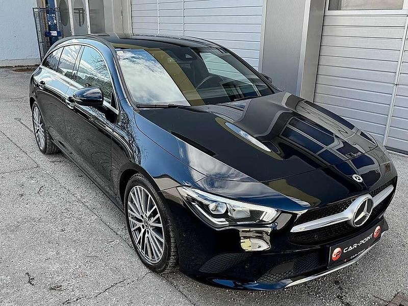 Gebraucht Mercedes CLA200 Shooting Brake 150 PS (110 kW) 2020 Schwarz Kombi