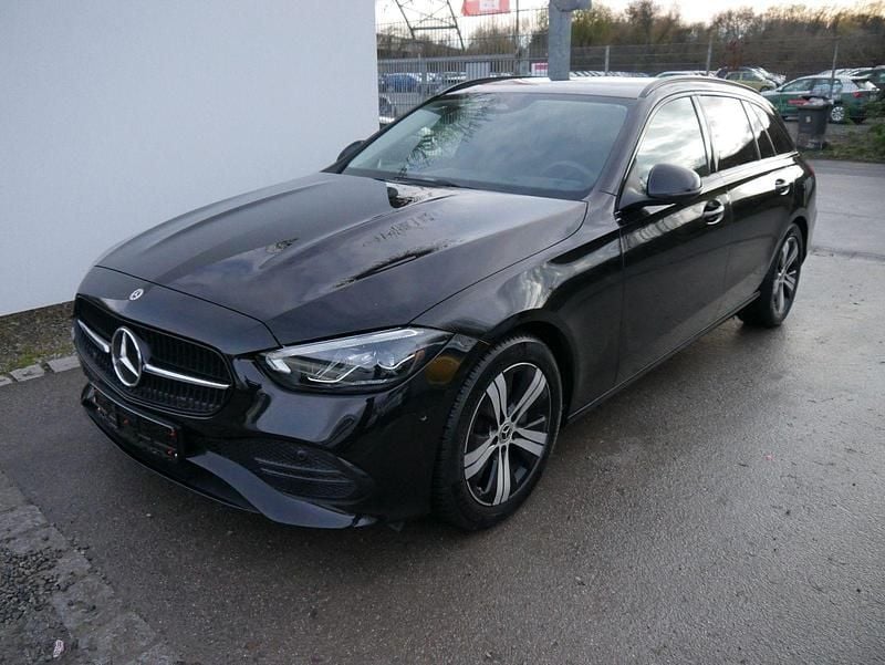 Schwarz Gebraucht 2023 Mercedes C180 Avantgarde Kombi | € 36.001 (Fairer Preis) - Bild 1/4