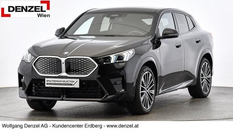 Gebraucht BMW iX2 Shadowline 150 kW (204 PS) 2025 Saphirschwarz metall SUV