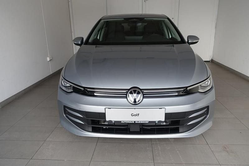 Neu VW Golf VIII 115 PS (84 kW) 2025 Silber  metallic Limousine