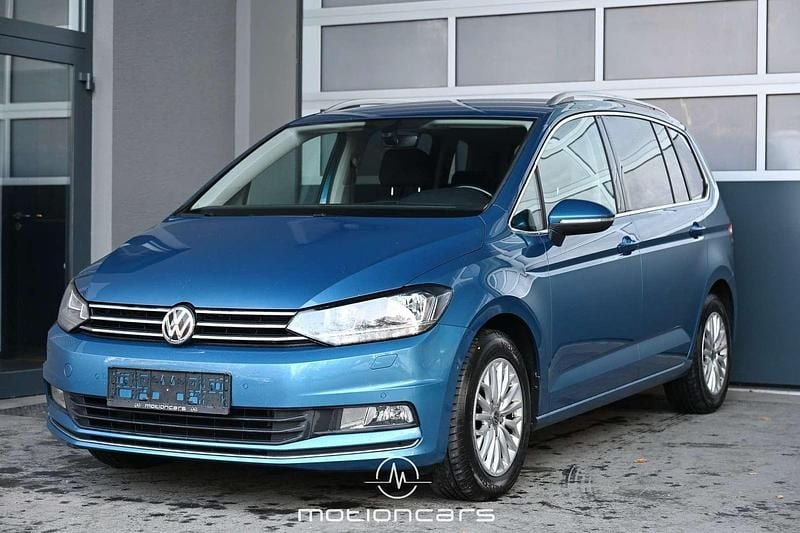 Blau Gebraucht 2017 VW Touran Highline Van / Kleinbus | € 14.790 (Fairer Preis) - Bild 1/4