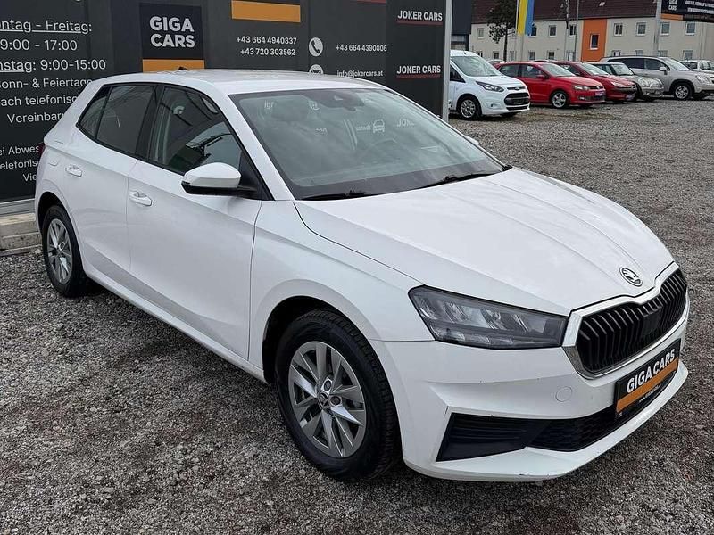 Gebraucht Skoda Fabia Selection 95 PS (69 kW) 2023 Weiß Kleinwagen