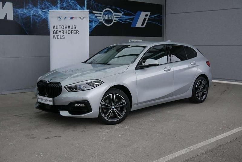 Silber Gebraucht 2019 BMW 118 Sport Line Kleinwagen | € 20.980 (Fairer Preis) - Bild 1/4