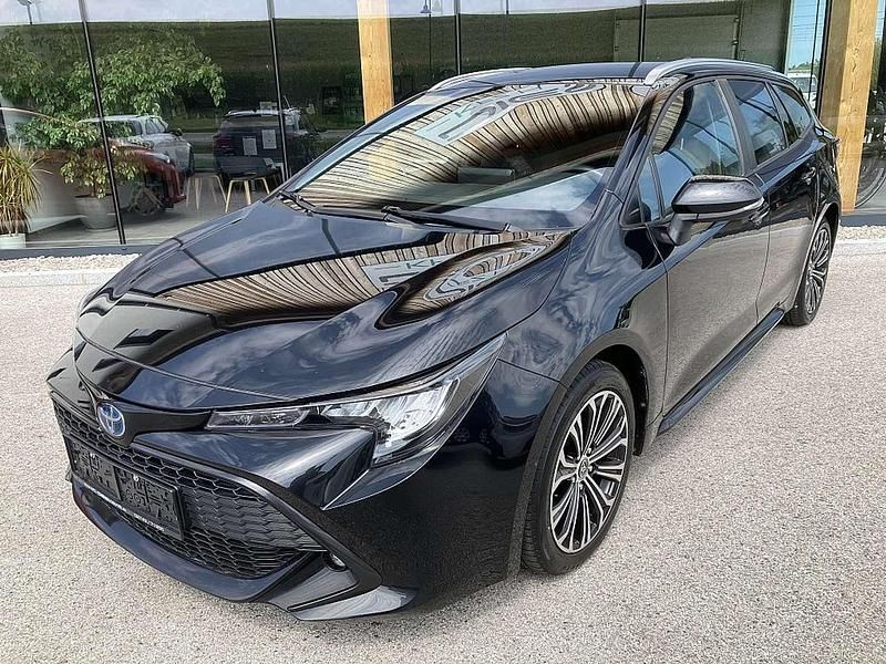 Schwarz Gebraucht 2022 Toyota Corolla Active Kombi | € 18.990 (Guter Preis) - Bild 1/4