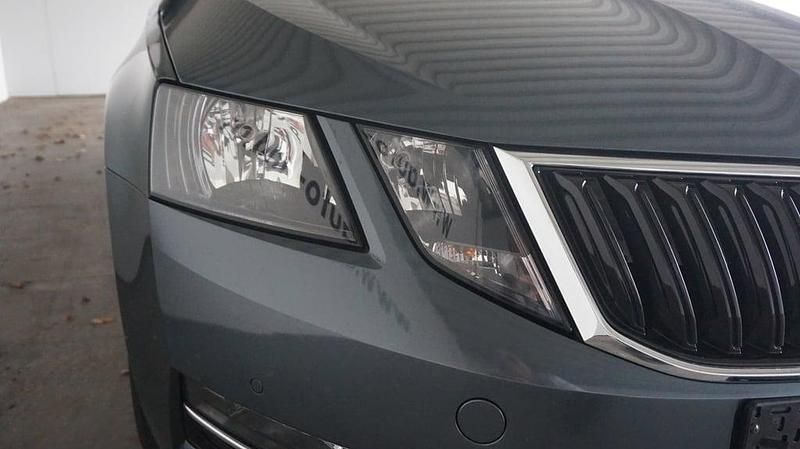 Gebraucht Skoda Octavia Ambition 150 PS (110 kW) 2017 Mittelgrau  metallic Kombi