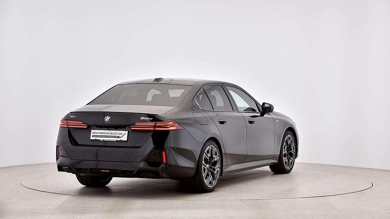 Gebraucht BMW 520 M Sport 197 PS (144 kW) 2023 Schwarz Limousine