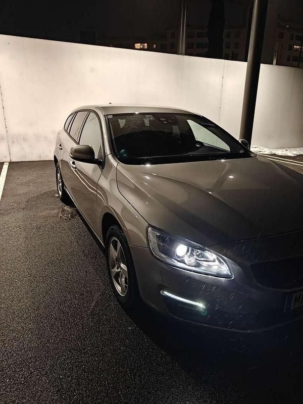Gebraucht Volvo V60 150 PS (110 kW) 2015 Beige Kombi