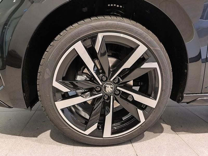 Neu Skoda Scala Monte Carlo 115 PS (84 kW) 2026 Schwarz  metallicperleffektno Kleinwagen