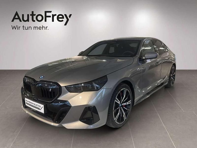 Oxidgrau Gebraucht 2025 BMW i5 M Sport Limousine | € 59.890 - Bild 1/4