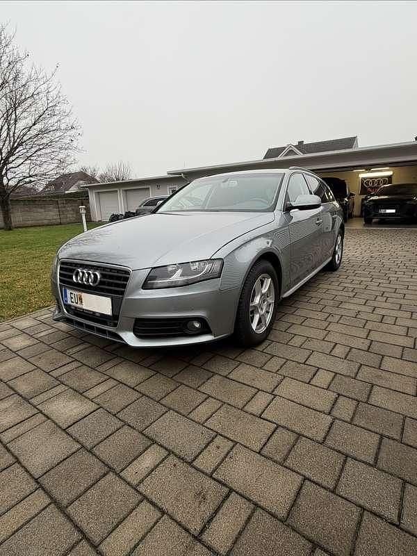 Grau Gebraucht 2011 Audi A4 Kombi | € 11.000 (Teuer) - Bild 1/4