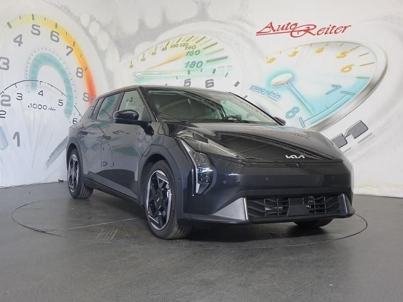 Neu Kia EV4 Plus 150 kW (204 PS) 2025 Black pearl Kleinwagen