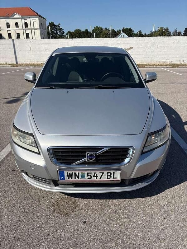 Gebraucht Volvo S40 110 PS (80 kW) 2008 Silber Limousine