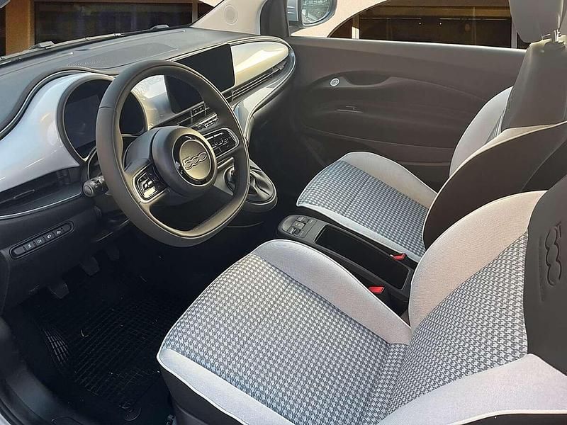 Neu Fiat 500 65 PS (47 kW) 2025 Blau Kleinwagen