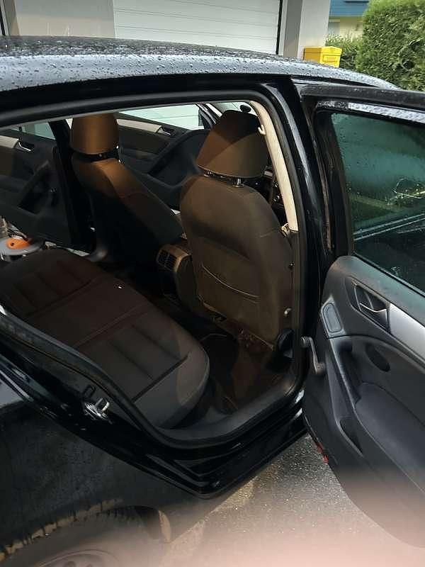 Gebraucht VW Golf Comfortline 122 PS (89 kW) 2011 Limousine