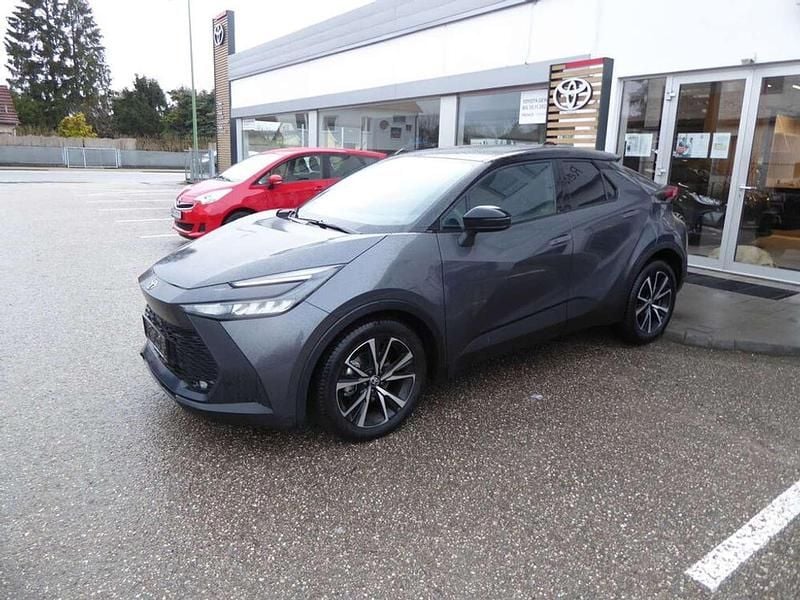Neu Toyota C-HR Active 98 PS (72 kW) 2025 Grau SUV
