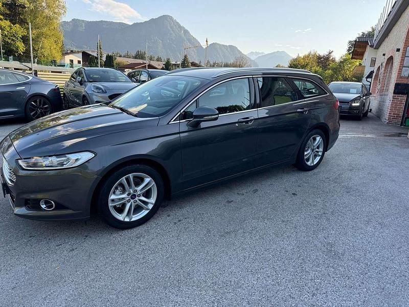 Gebraucht Ford Mondeo Titanium 150 PS (110 kW) 2015 Grau Kombi