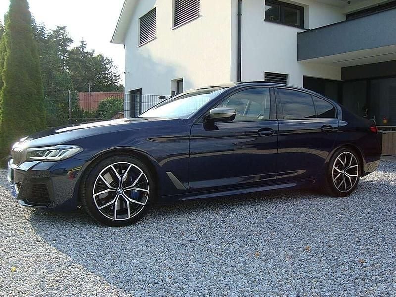 Gebraucht BMW M550 Shadowline 530 PS (389 kW) 2020 Blau Limousine