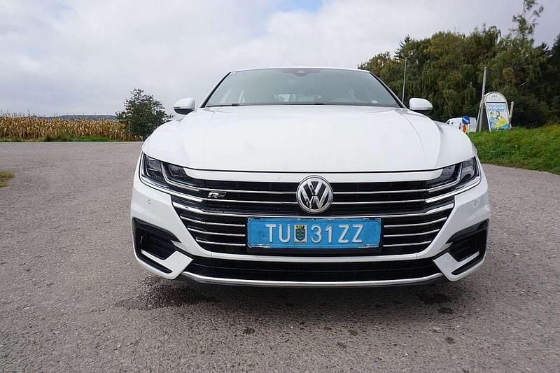Weiß Gebraucht 2019 VW Arteon R-line Limousine | € 26.900 (Fairer Preis) - Bild 1/4