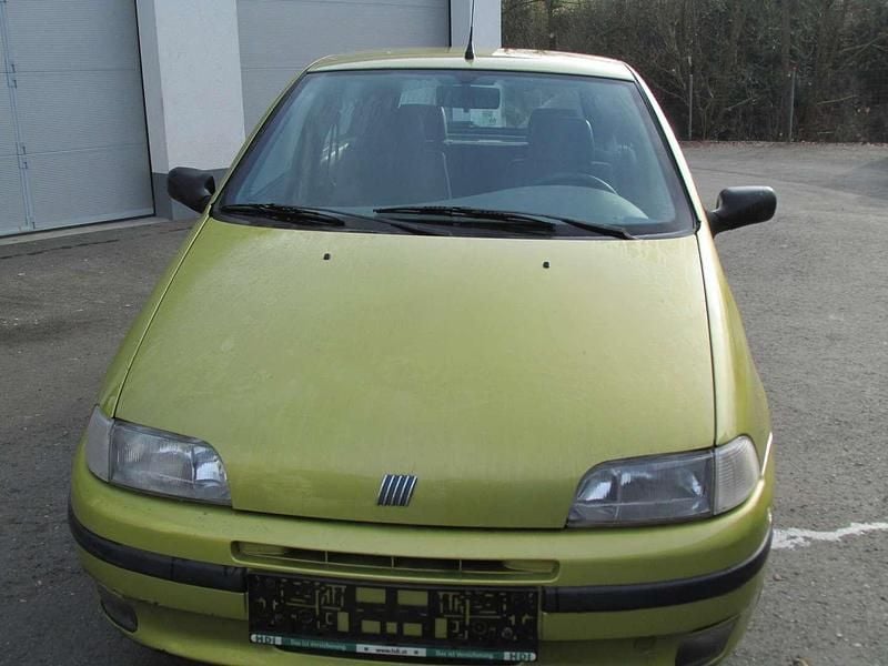 Gold Gebraucht 1998 Fiat Punto Limousine | € 990 - Bild 1/4