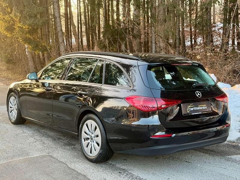 Gebraucht Mercedes C220 200 PS (147 kW) 2021 Schwarz Kombi