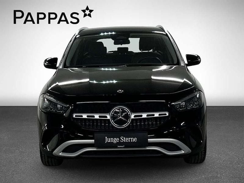 Gebraucht Mercedes GLA180 Edition 136 PS (100 kW) 2024 Schwarz SUV