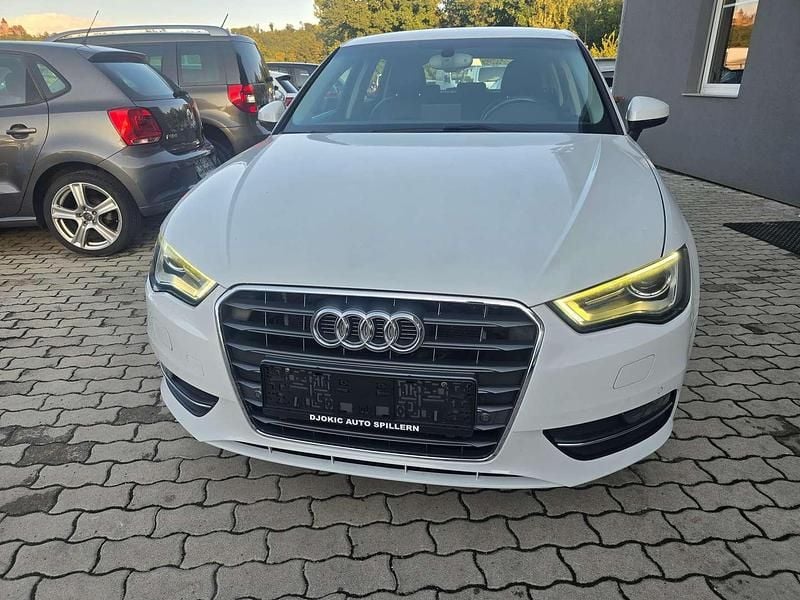 Weiß Gebraucht 2014 Audi A3 Limousine | € 11.490 (Fairer Preis) - Bild 1/4