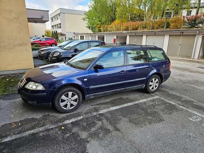 Blau Gebraucht 2003 VW Passat Business Kombi | € 800 - Bild 1/4