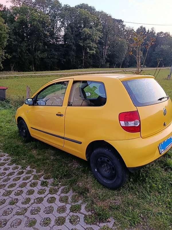 Gebraucht VW Fox 54 PS (39 kW) 2005 Gelb Kleinwagen