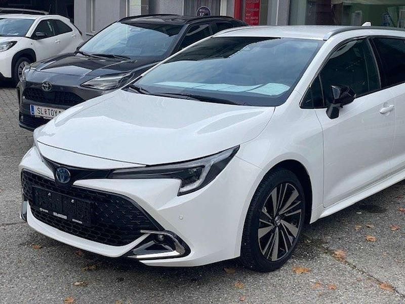 Weiß Neu 2025 Toyota Corolla Active Kombi | € 28.290 (Etwas zu teuer) - Bild 1/4