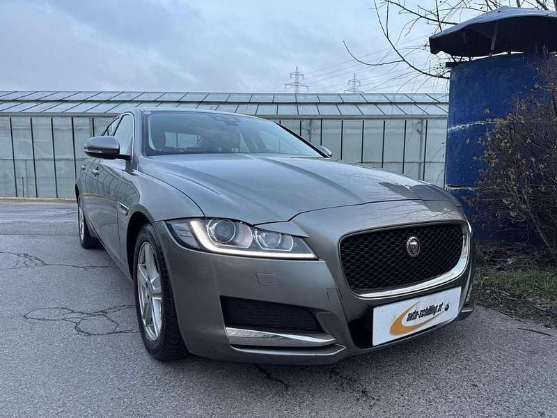 Gebraucht Jaguar XF 163 PS (119 kW) 2017 Silber Limousine